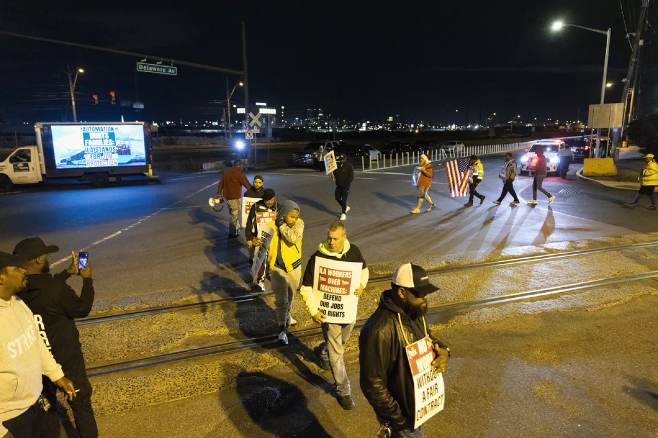 Trabajadores portuarios desde Maine hasta Texas apoyan huelga