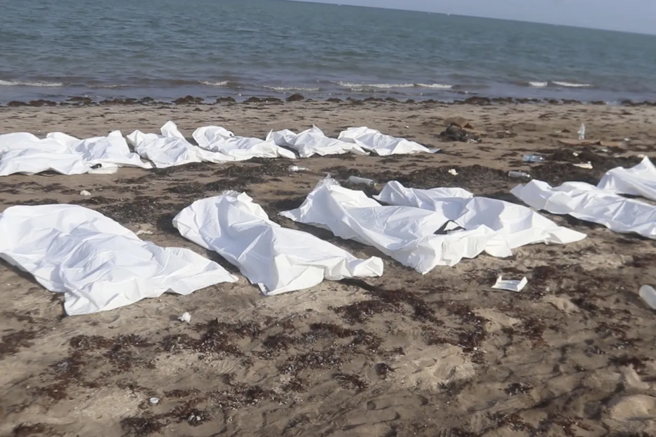 Mueren 45 personas en el naufragio de dos barcos migrantes en el Mar Rojo