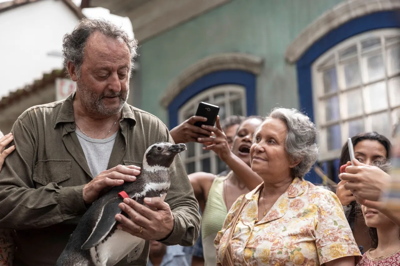 Adriana Barraza relata historia de amor a los animales en 'My Penguin Friend'