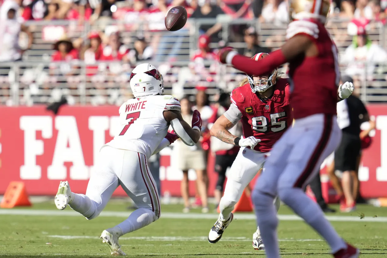 Kyler Murray comanda remontada de Cardinals a 49ers