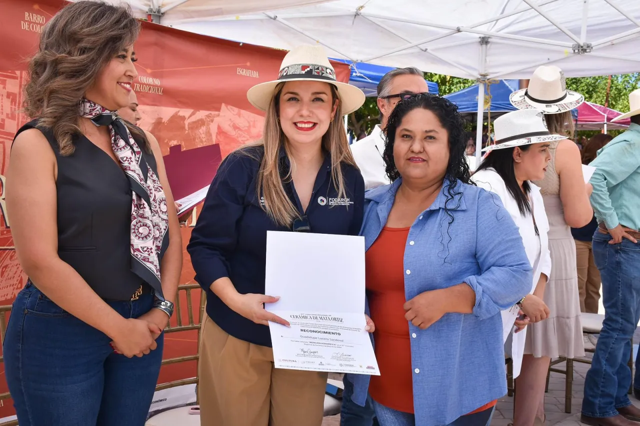 Premian a ganadores del Concurso Regional de Cerámica de Mata Ortiz