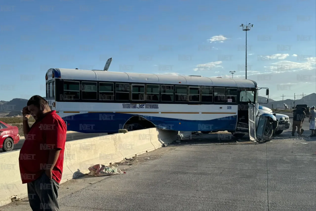 Queda ruta de personal sobre muros de contención del Camino Real