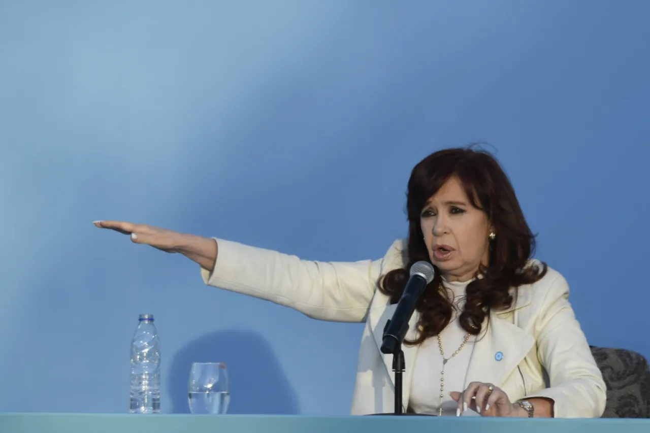 Cristina Fernández se postula para presidir el peronismo