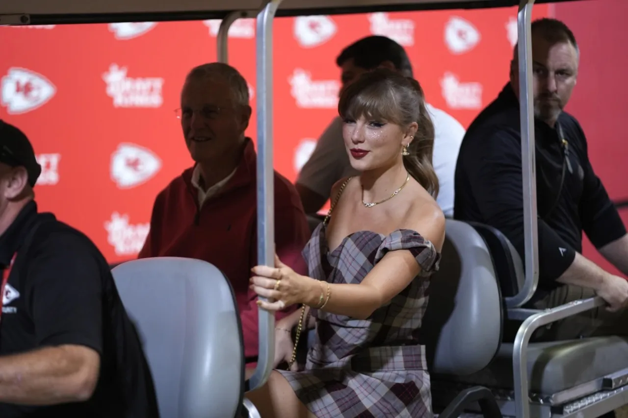 Taylor Swift regresó al Arrowhead Stadium para ver a su novio Travis Kelce