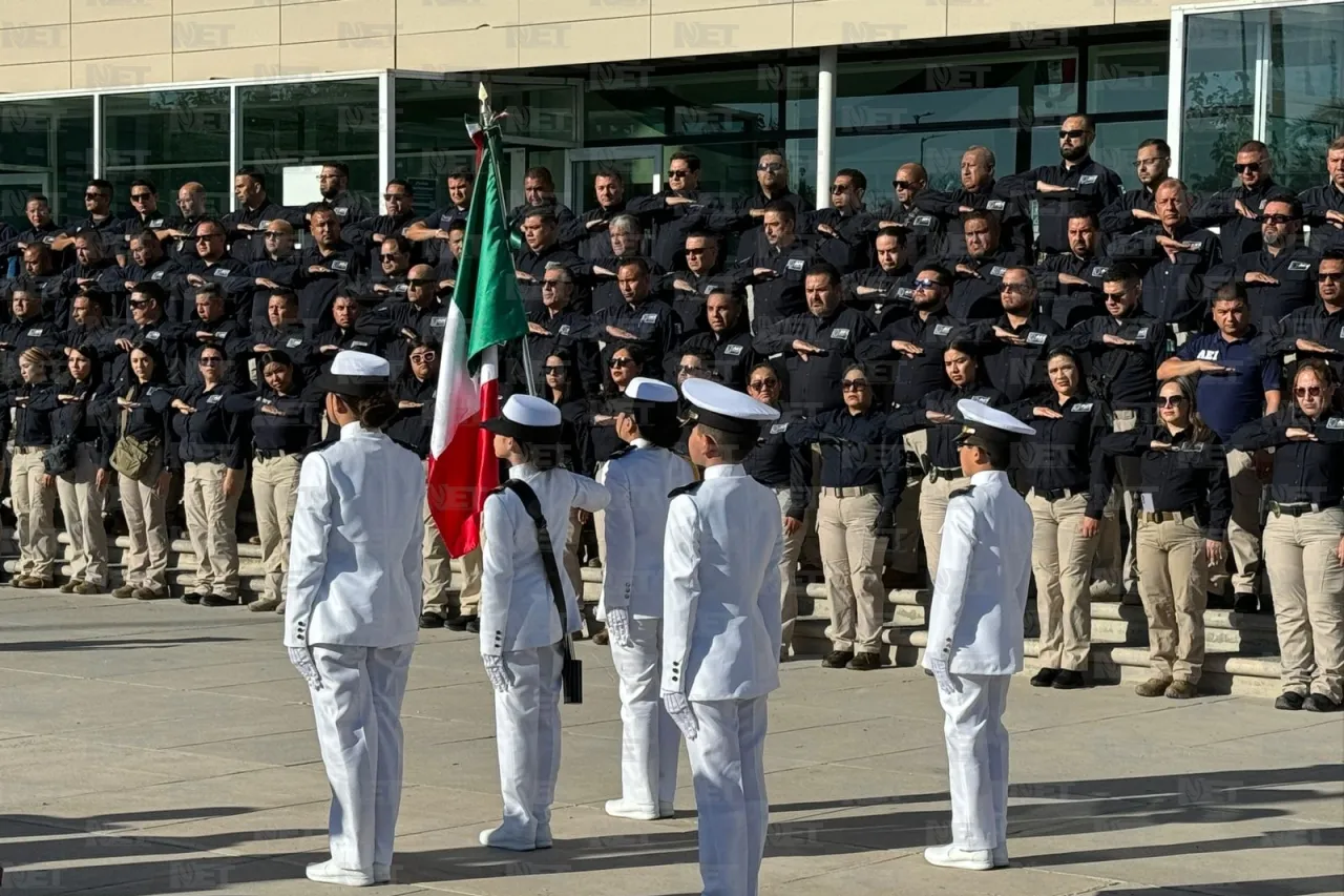 Rinde Fiscalía honores a la bandera y promueve valores cívicos