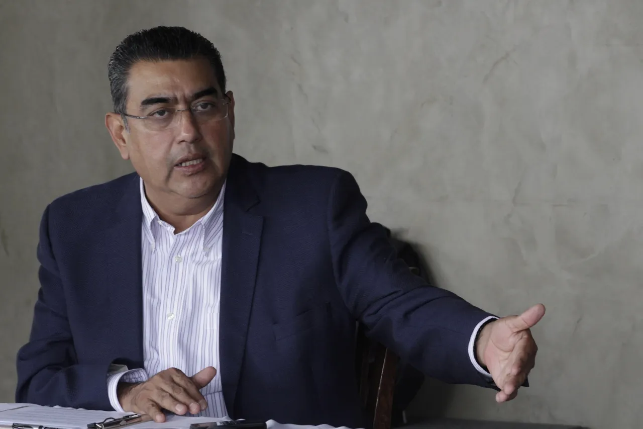 Será el gobernador de Puebla el nuevo encargado del INM