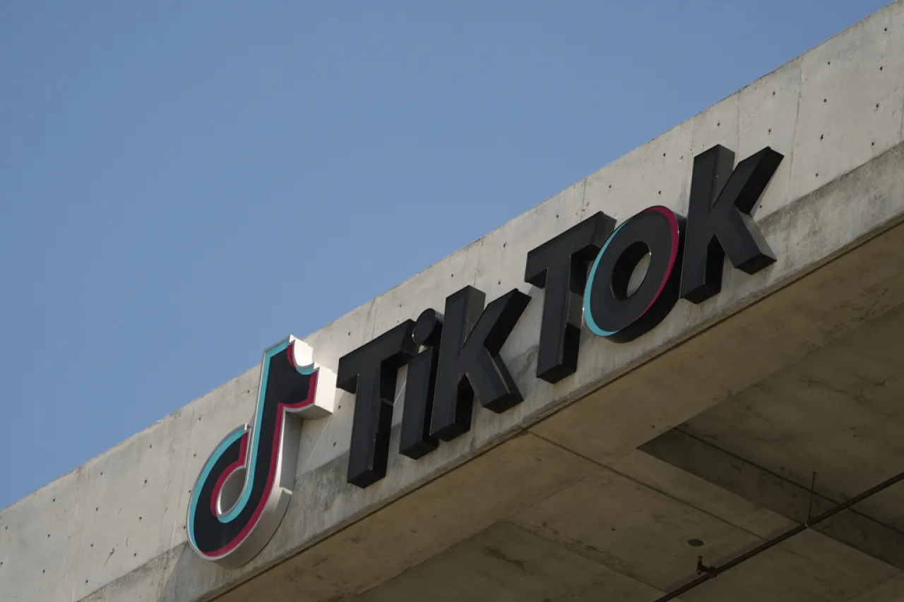 Presentan demanda contra TikTok por causar adicción a menores de edad