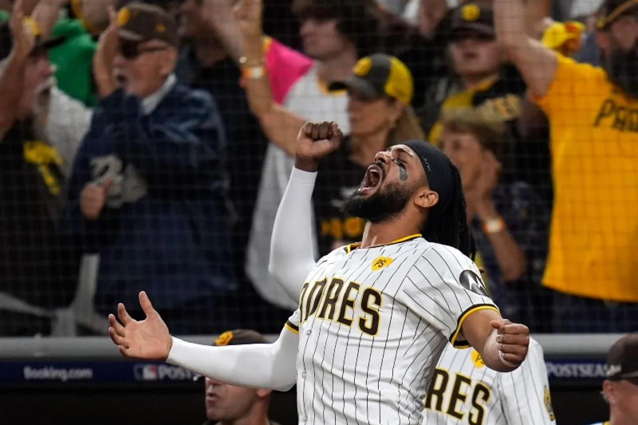 Padres dejan a Dodgers al borde de la eliminación