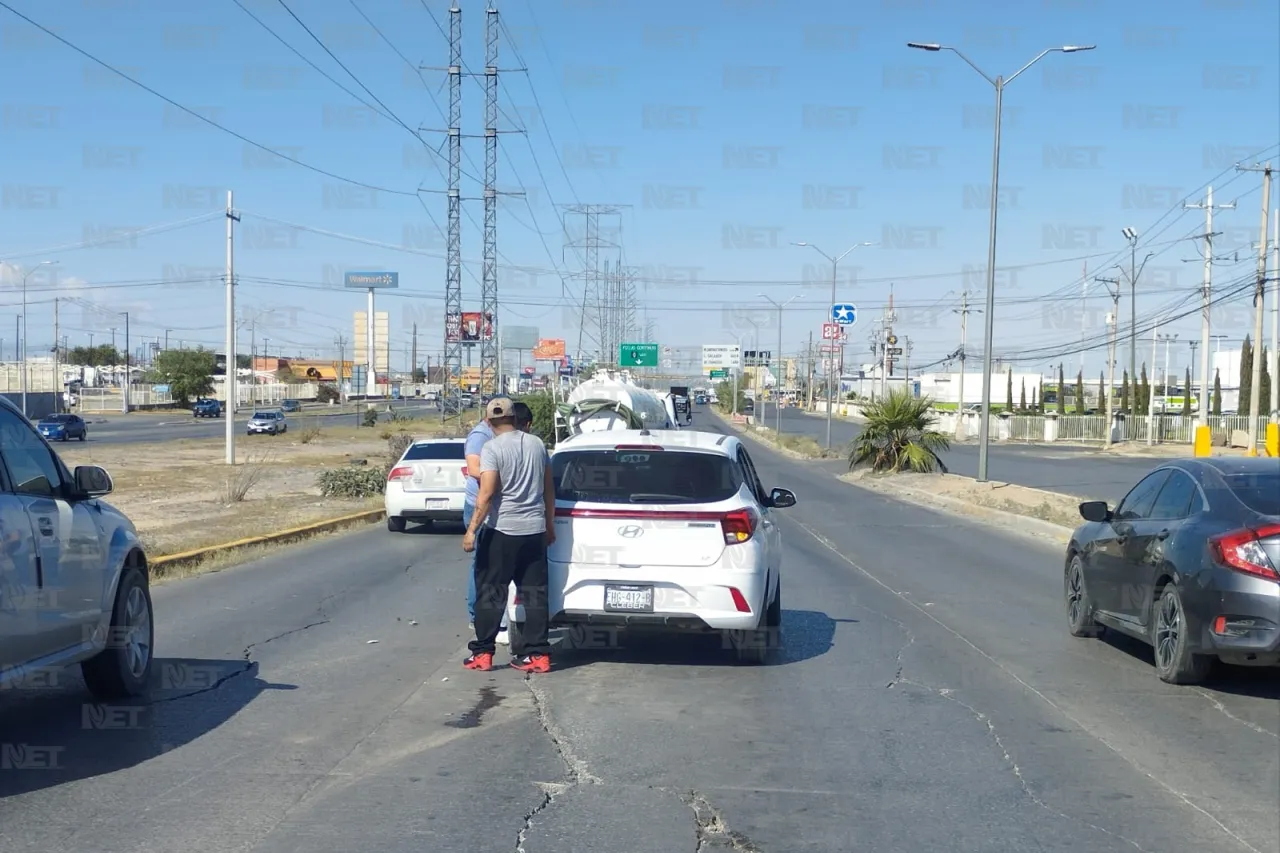 Provoca caos vial choque en Las Torres