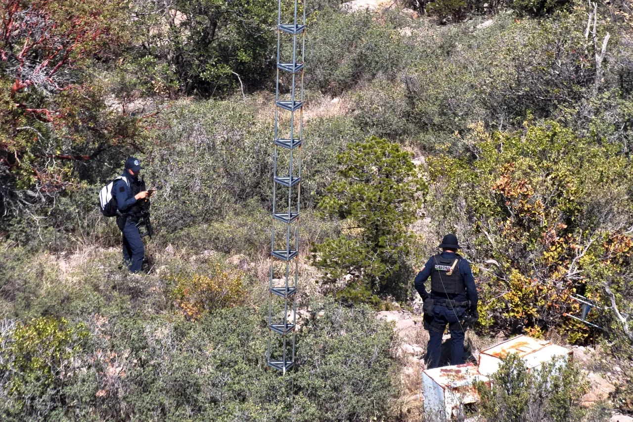 Localizan restos humanos en fosas en El Sauz