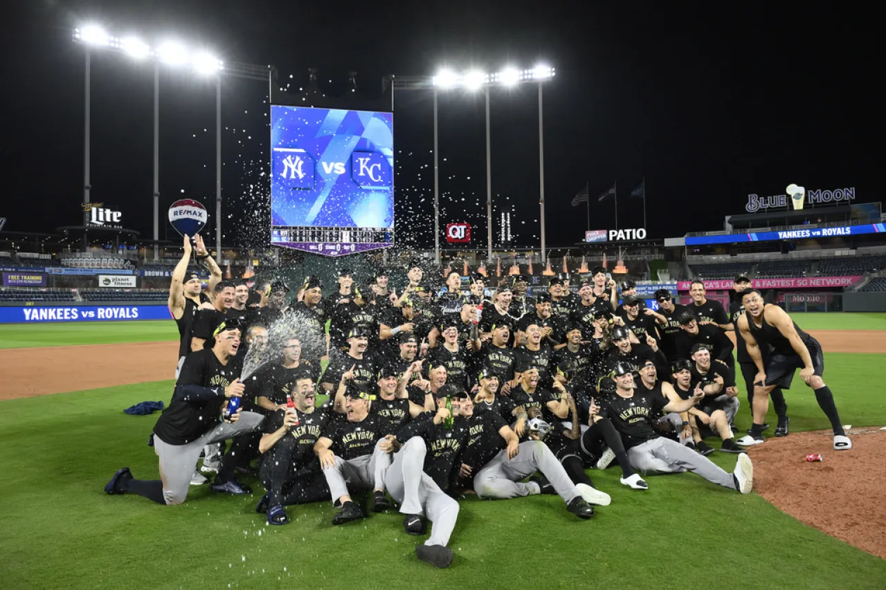 Mets y Yankees están a 2 paradas de la primera Serie del Metro en 24 años