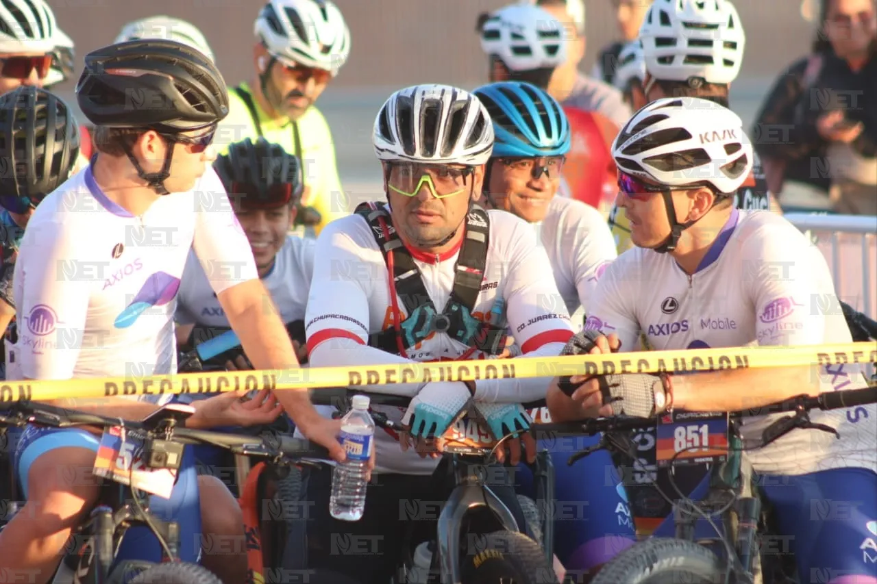 Participan miles de ciclistas en carrera de Chupacabras