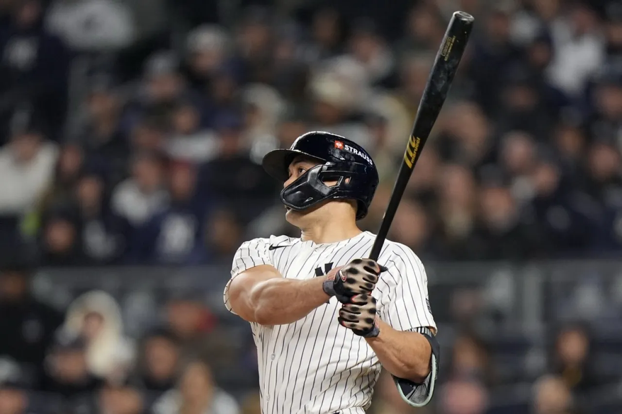 Vencen Yankees a Guardianes al abrir serie