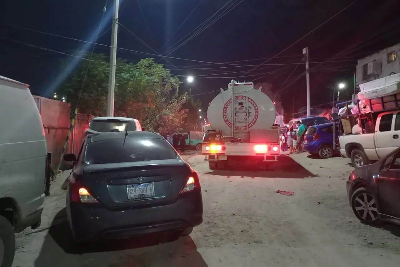 Arde chicharronería al norponiente