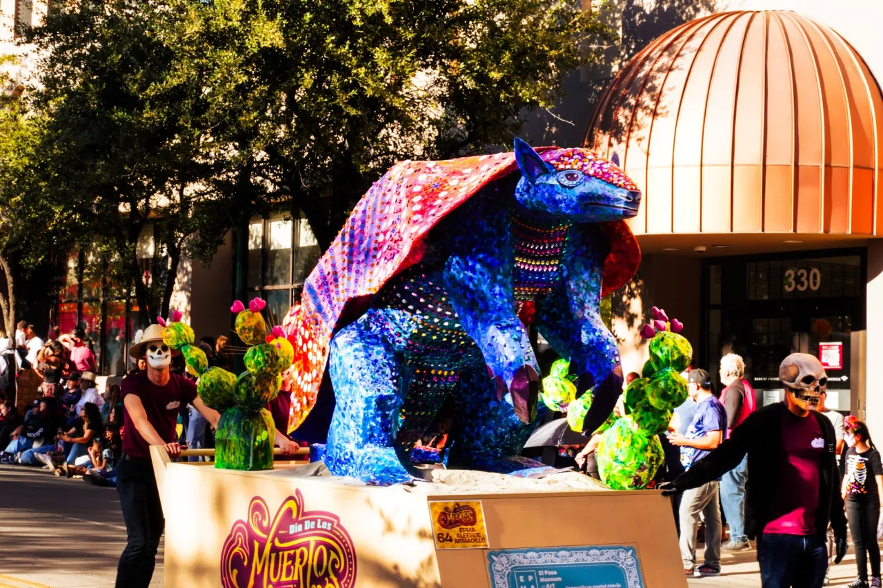 Preparan el desfile de Día de Muertos en El Paso