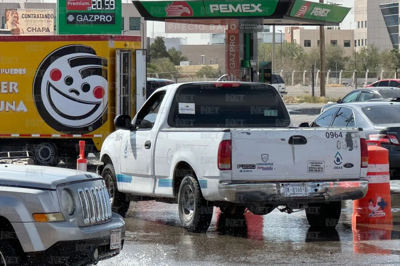 Fuga de agua en Paseo de la Victoria fue generada por empresa externa: JMAS