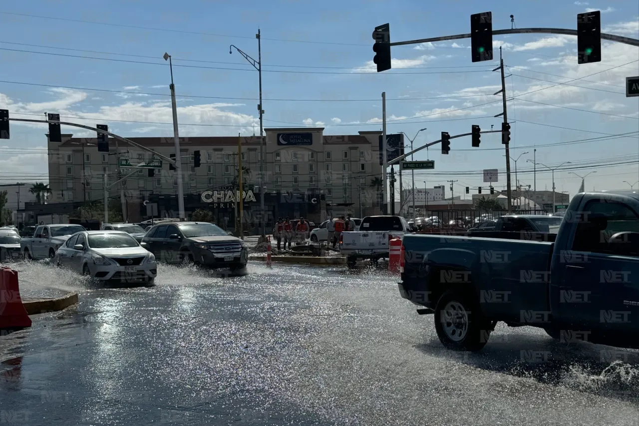 Fuga de agua en Paseo de la Victoria y Ejército; ya trabajan en repararla