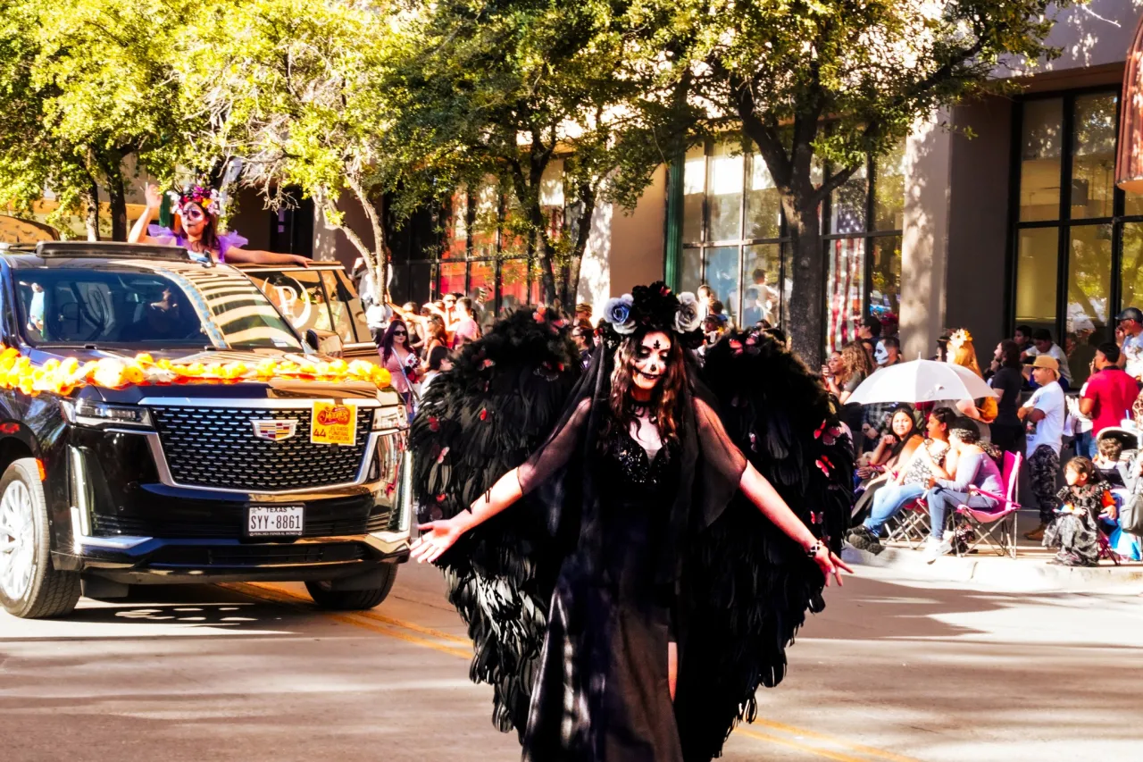 Preparan el desfile de Día de Muertos en El Paso