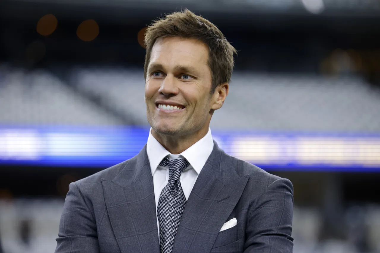 Aprueban que Tom Brady compre participación minoritaria de Raiders