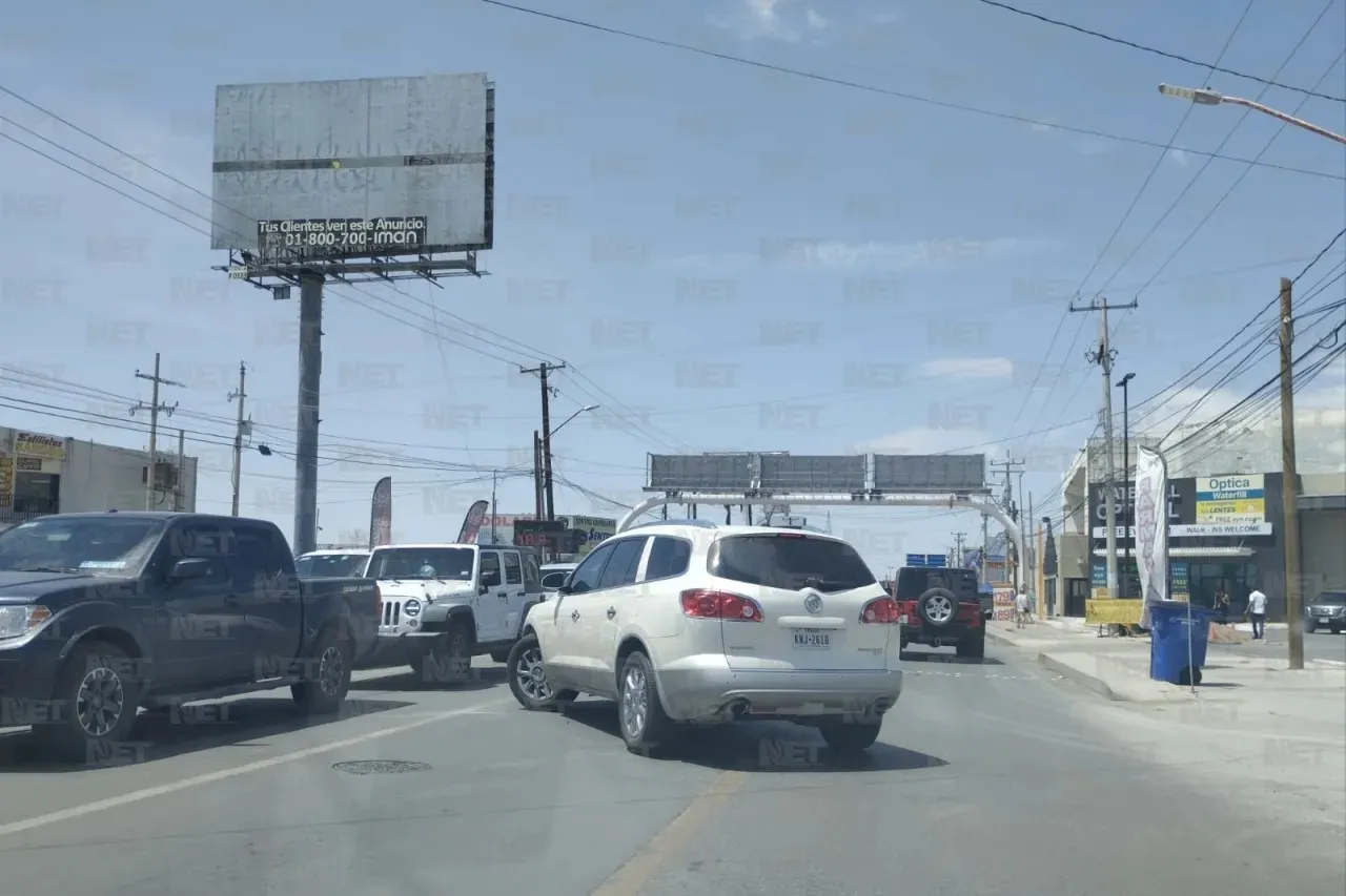 Proponen cárcel para conductores que se metan a filas de puentes