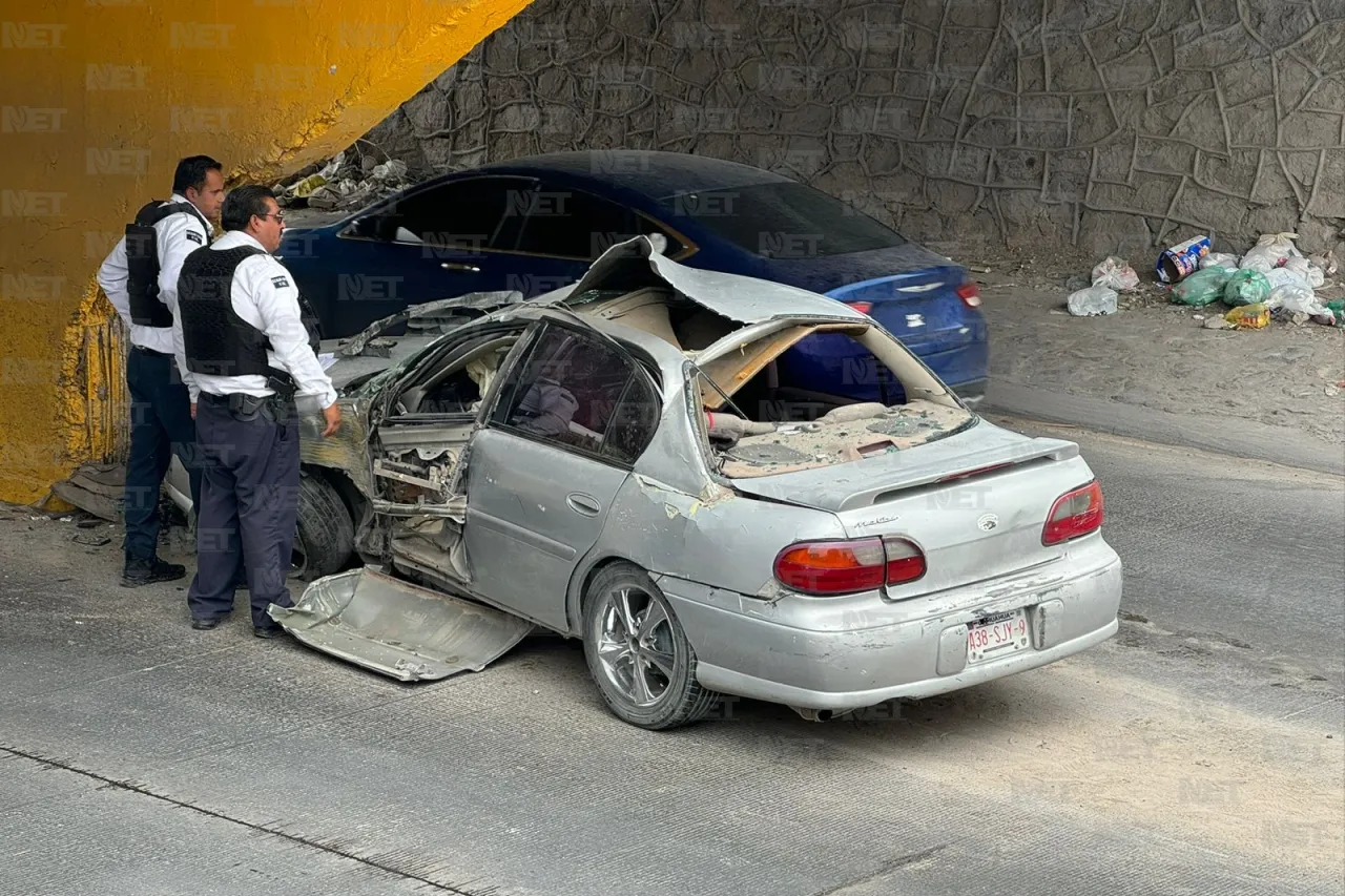 Choque deja hombre atrapado en el viaducto Díaz Ordaz