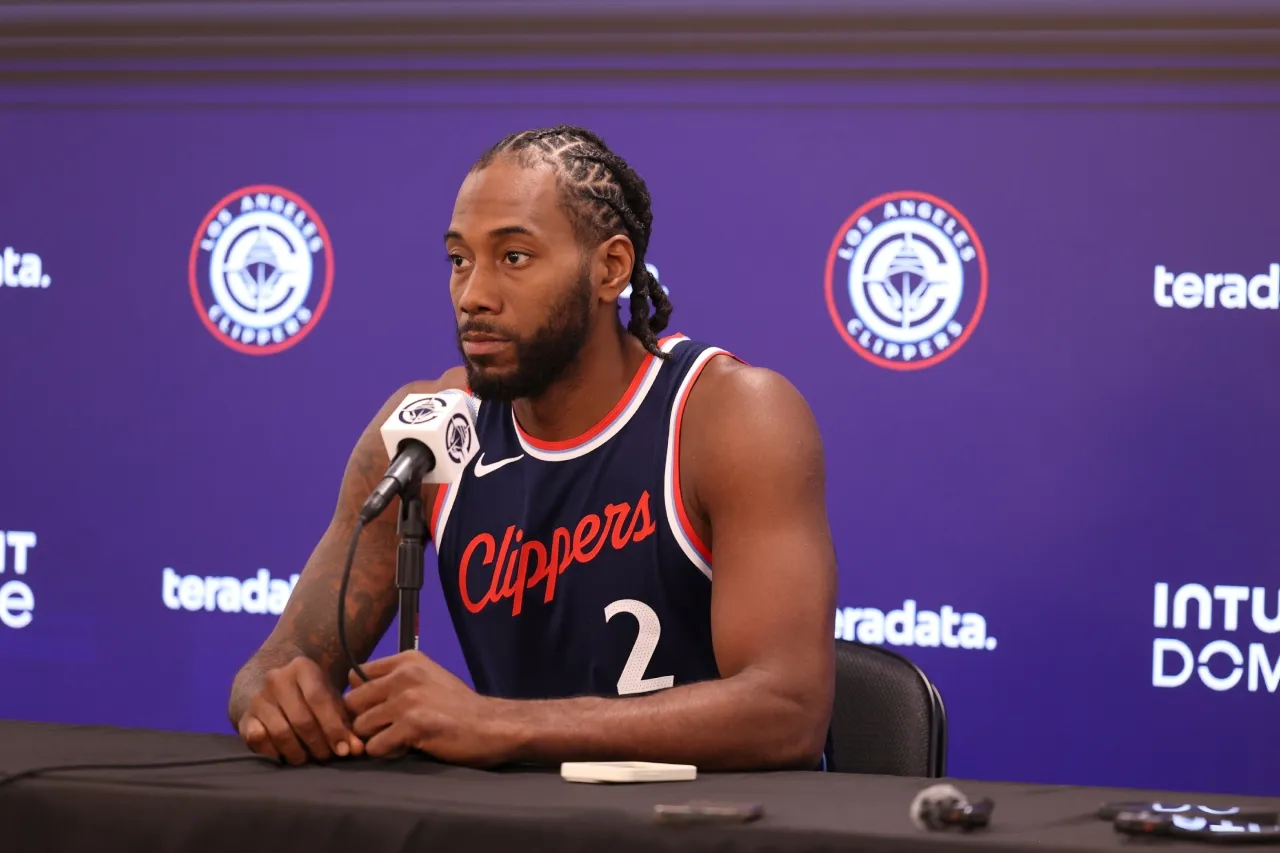 Kawhi Leonard se perderá el inicio de temporada con los Clippers