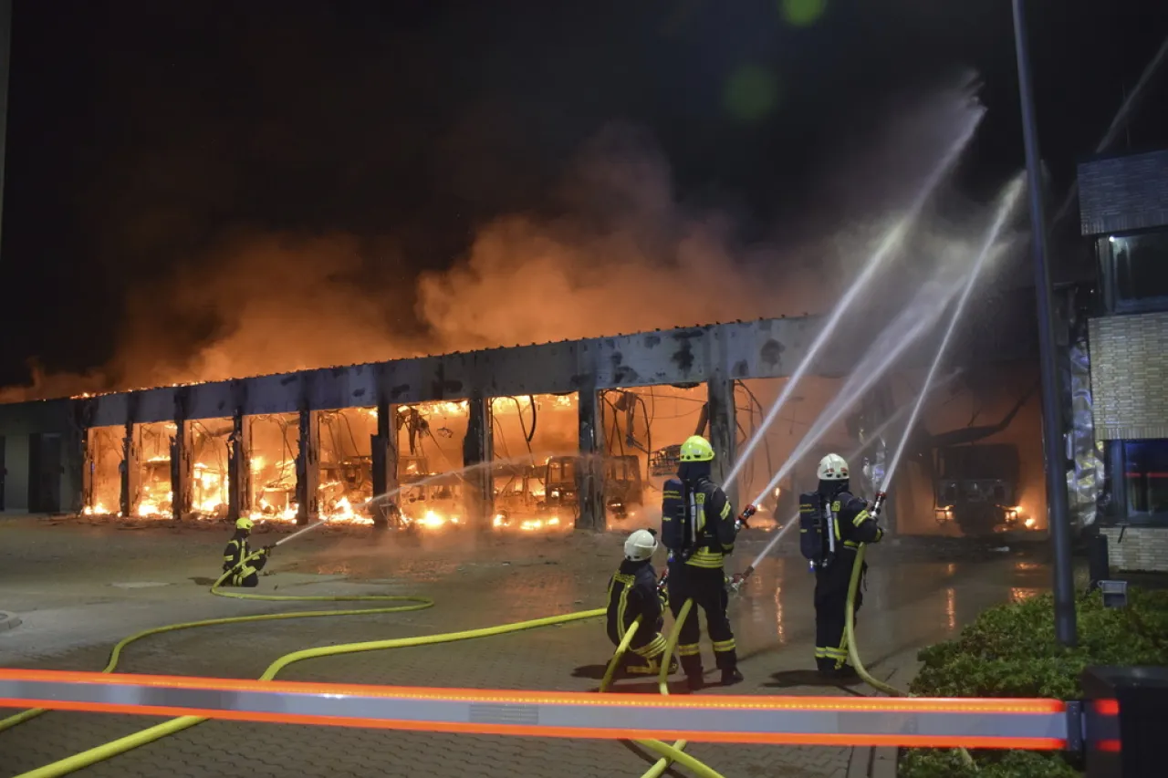 Incendio destruye estación de bomberos en Alemania