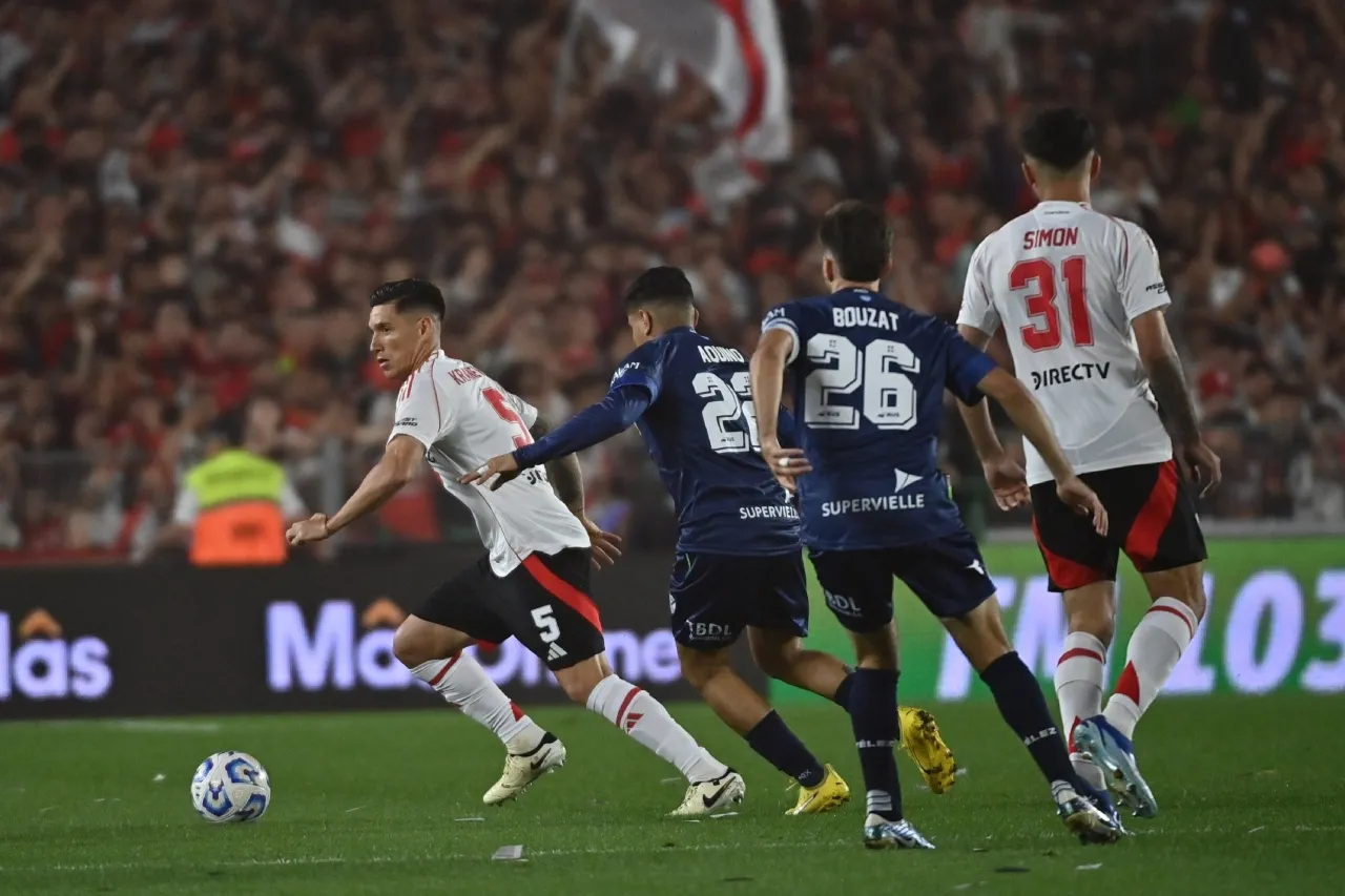 River Plate y Vélez Sarsfield empatan con goles de sus goleadores Borja y Romero