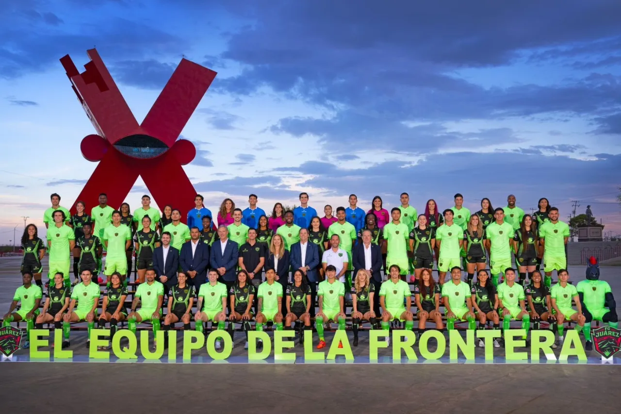 FC Juárez se toma la foto oficial del Apertura 2024