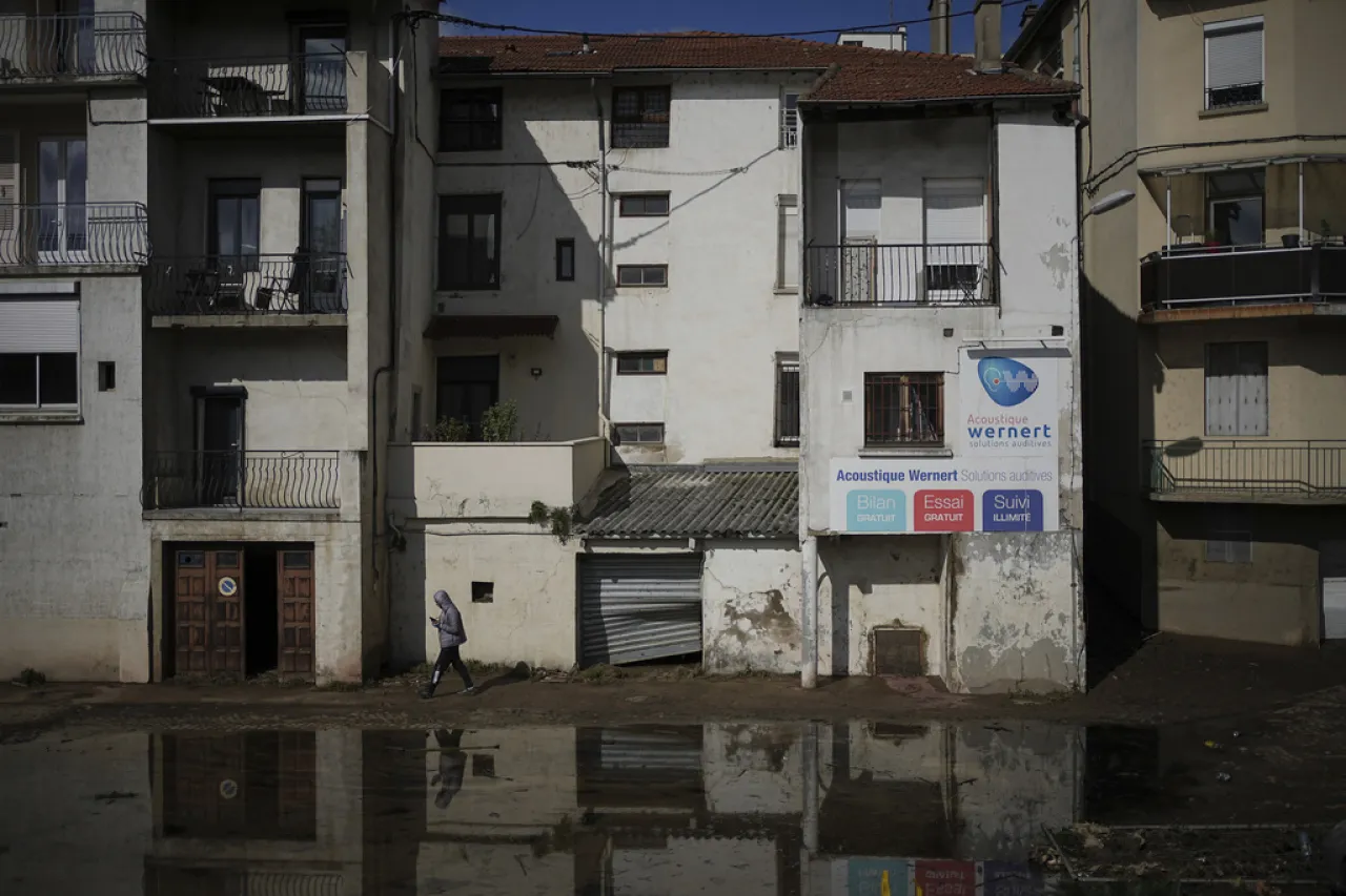 Dos días de lluvias provocan severas inundaciones en centro de Francia