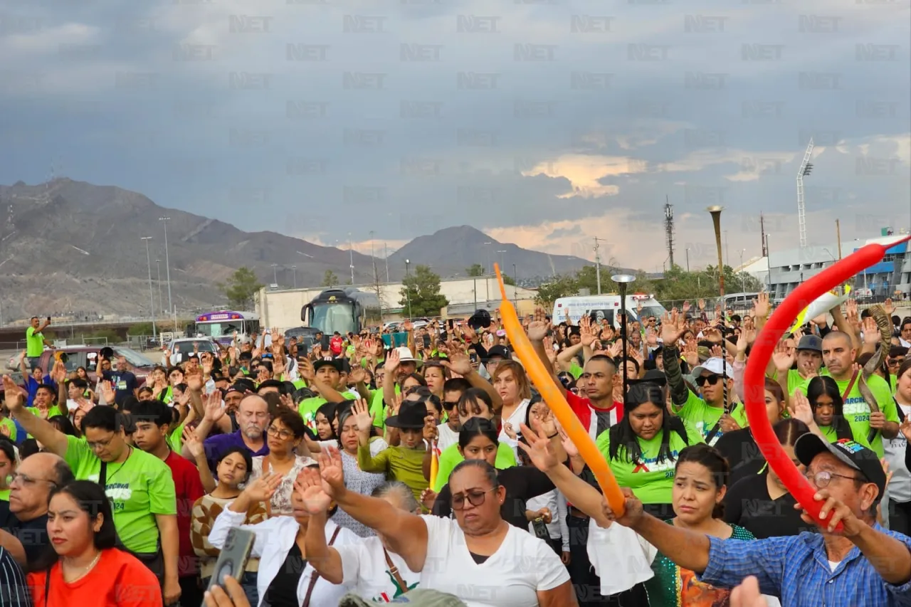 Juárez: Oran por el alcalde en 'Marcha Para Jesús'