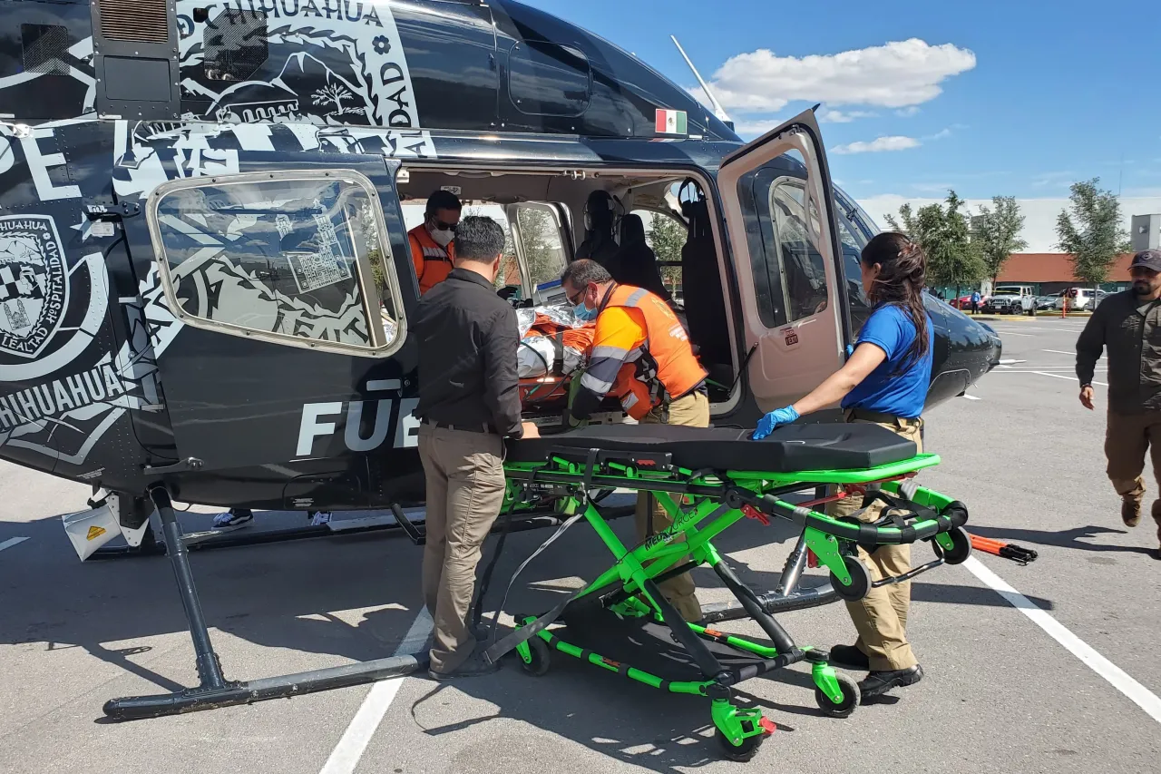 Trasladan de emergencia vía aérea a joven de Juárez por quemaduras