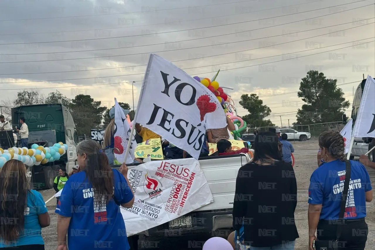 Juárez: Oran por el alcalde en 'Marcha Para Jesús'