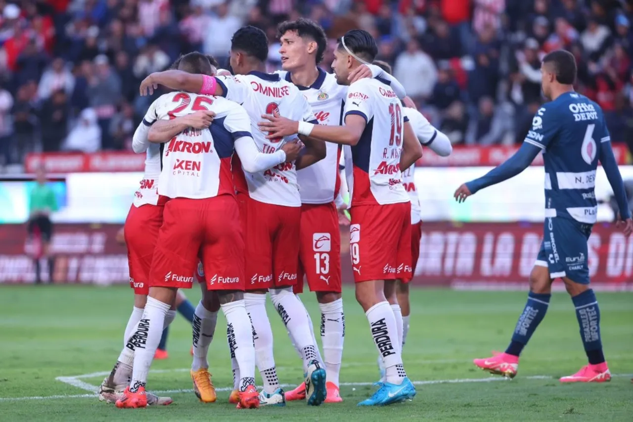 Con entrenador interino, Chivas vence a Pachuca