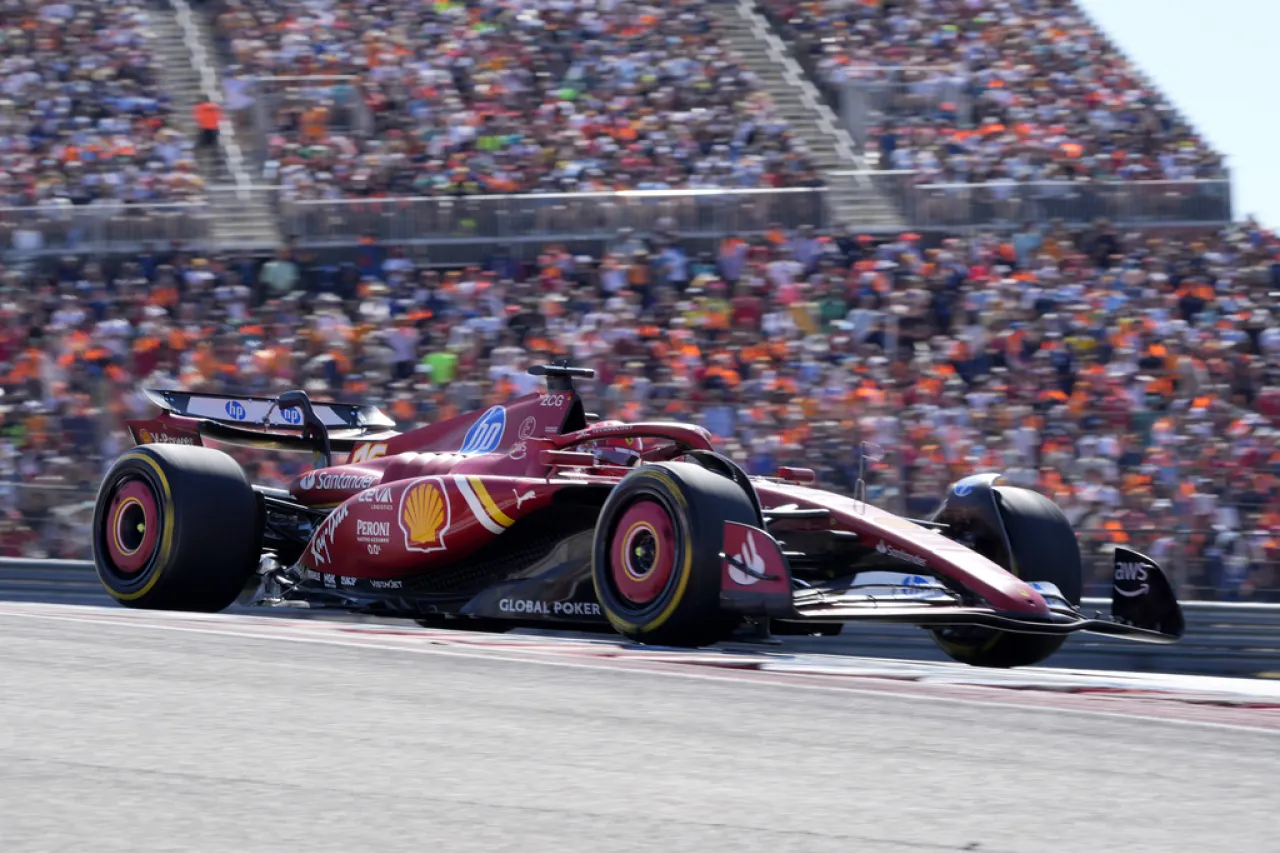 Leclerc lidera 1-2 de Ferrari en Texas