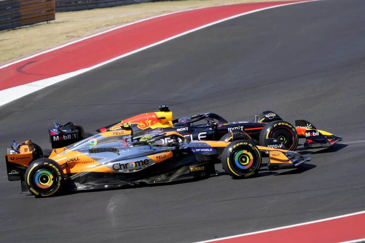 Leclerc lidera 1-2 de Ferrari en Texas