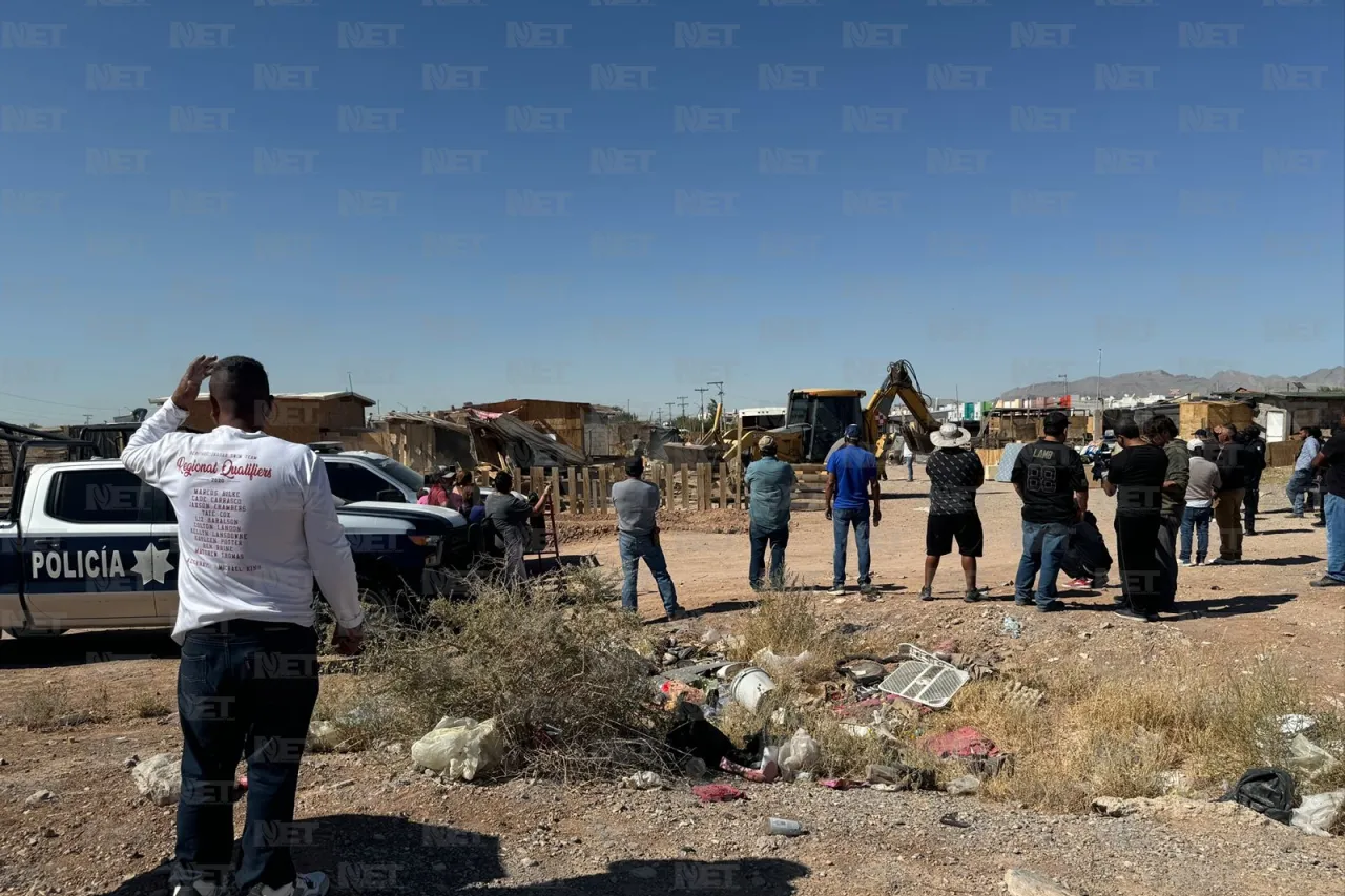 Derriban sus casas de madera y se quedan en la calle en Villas del Sur