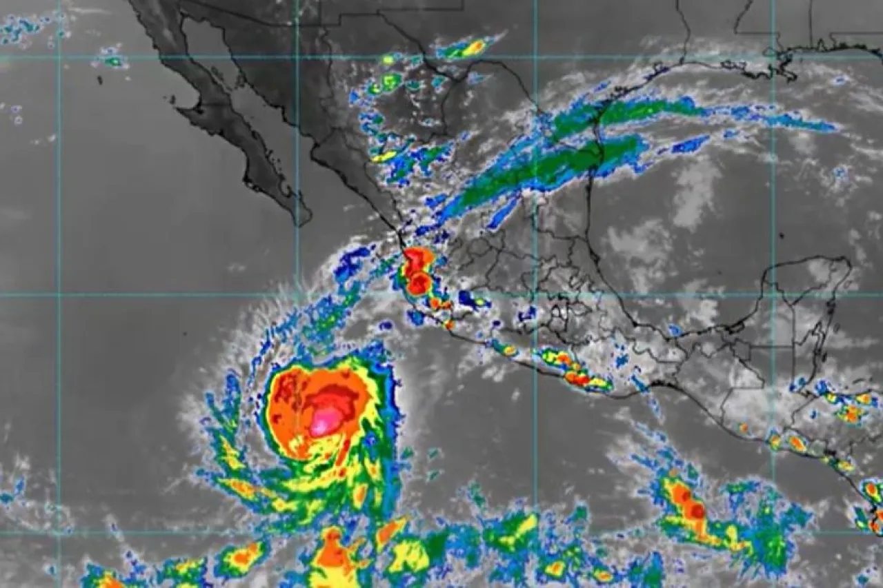 Huracán Kristy se intensifica a categoría 4