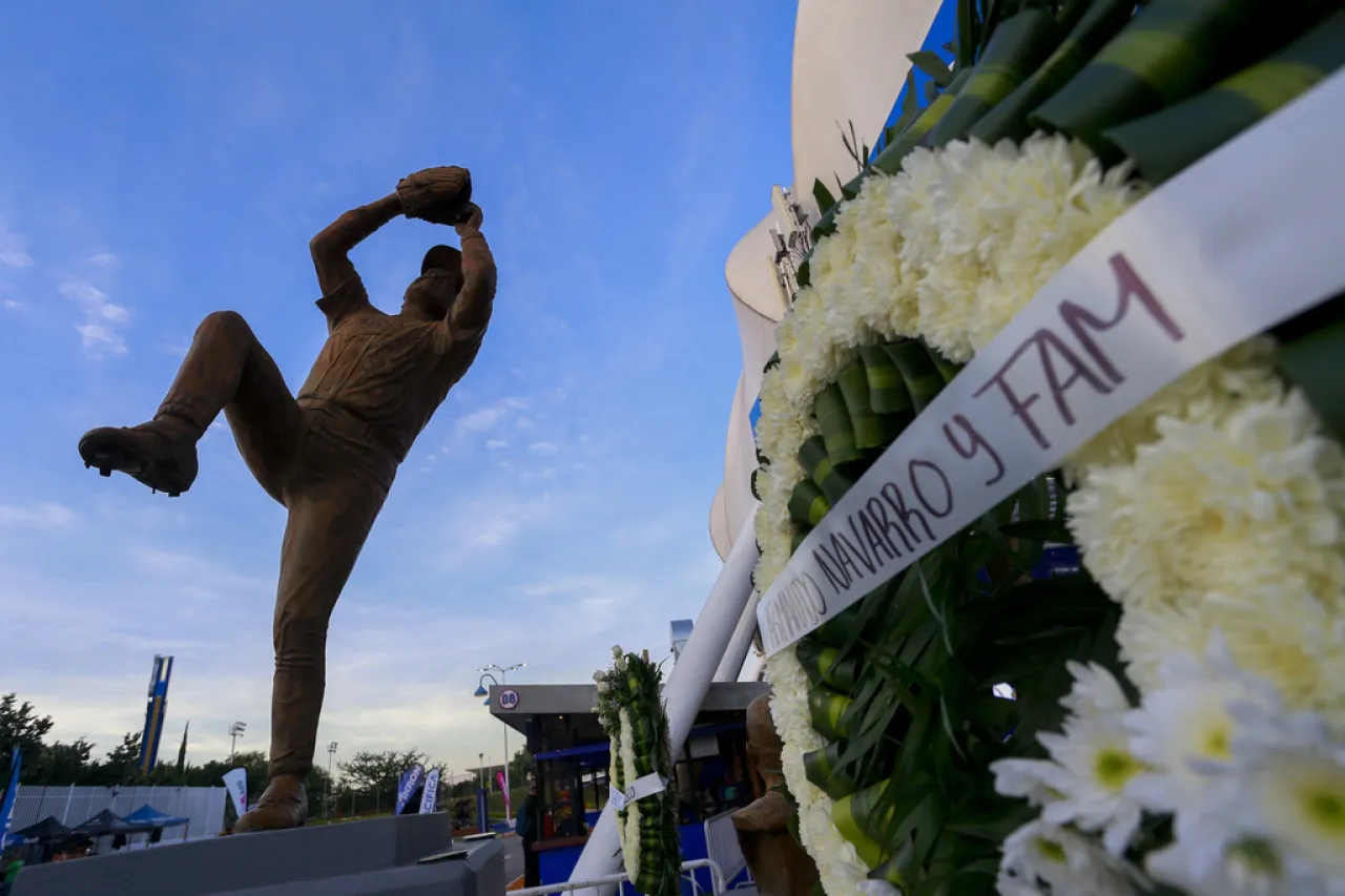 Muerte de Valenzuela deja a México sin uno de sus 3 grandes íconos deportivos