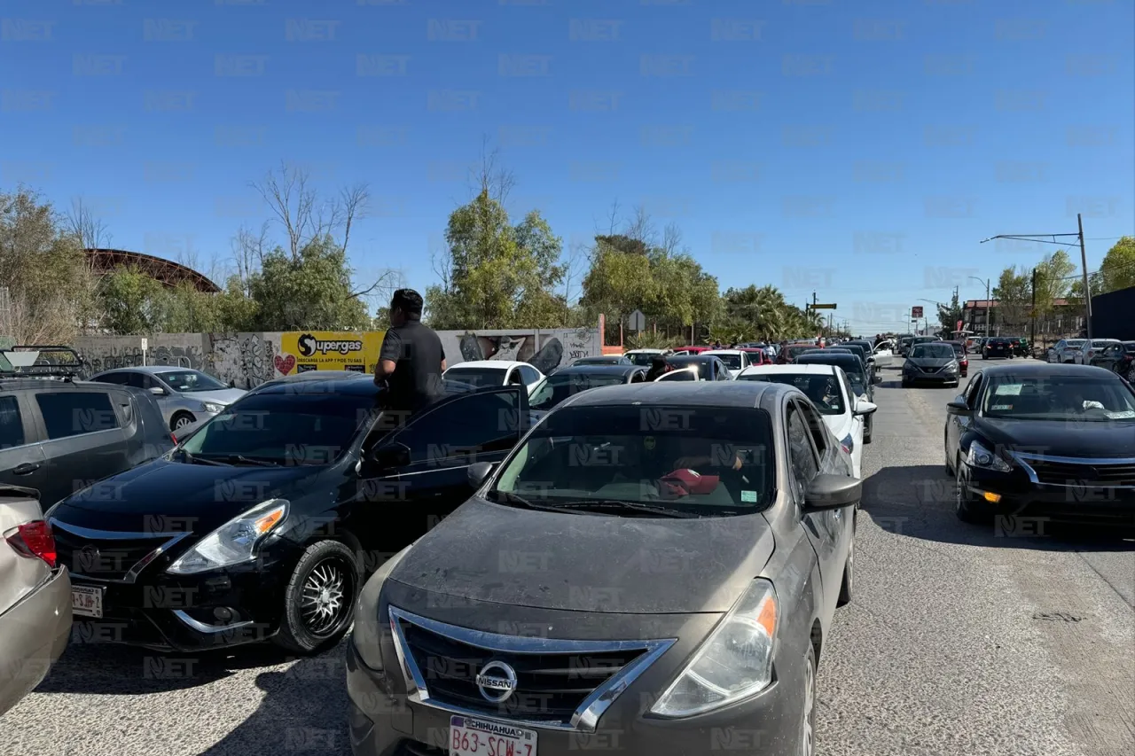 Conductores de plataformas hacen caravana; piden seguridad y ajuste de tarifa