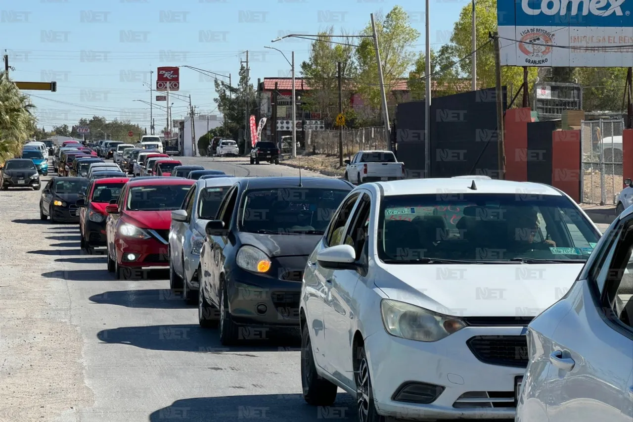 Conductores de plataformas hacen caravana; piden seguridad y ajuste de tarifa