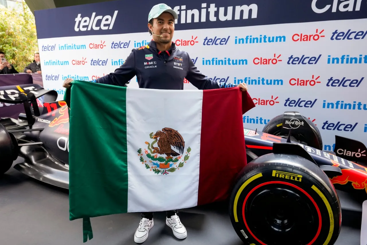 Sergio 'Checo' Pérez afirma que permanecerá con Red Bull a pesar de los rumores