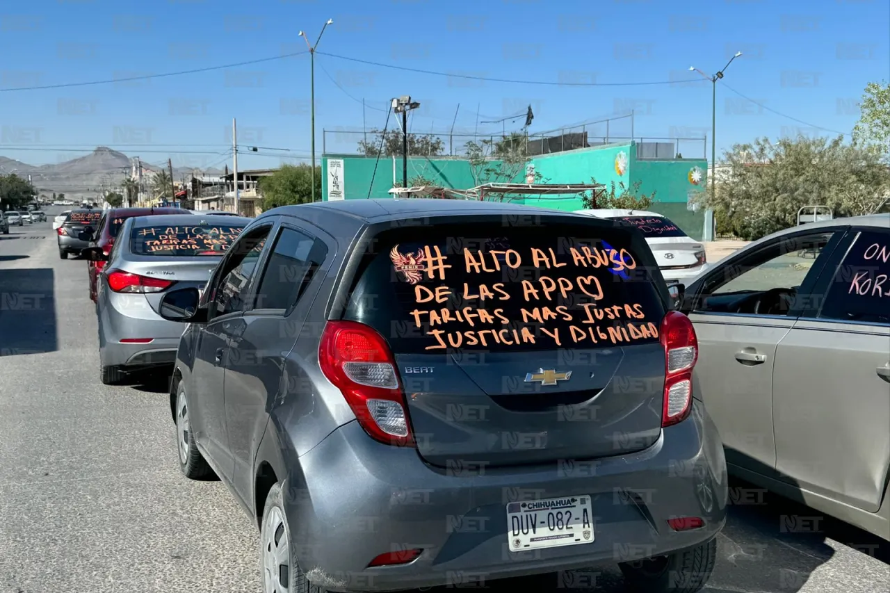 Conductores de plataformas hacen caravana; piden seguridad y ajuste de tarifa