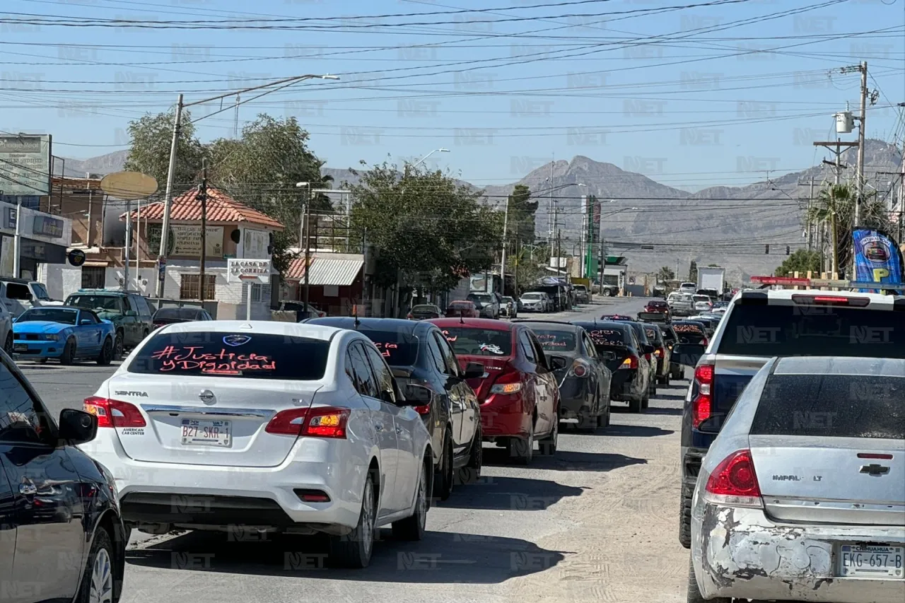 Conductores de plataformas hacen caravana; piden seguridad y ajuste de tarifa