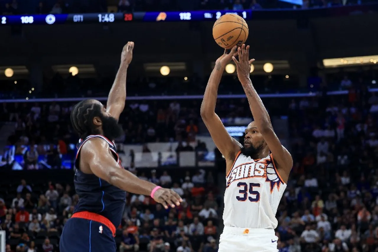 Suns echan a perder 'estreno' de los Clippers en su nueva casa