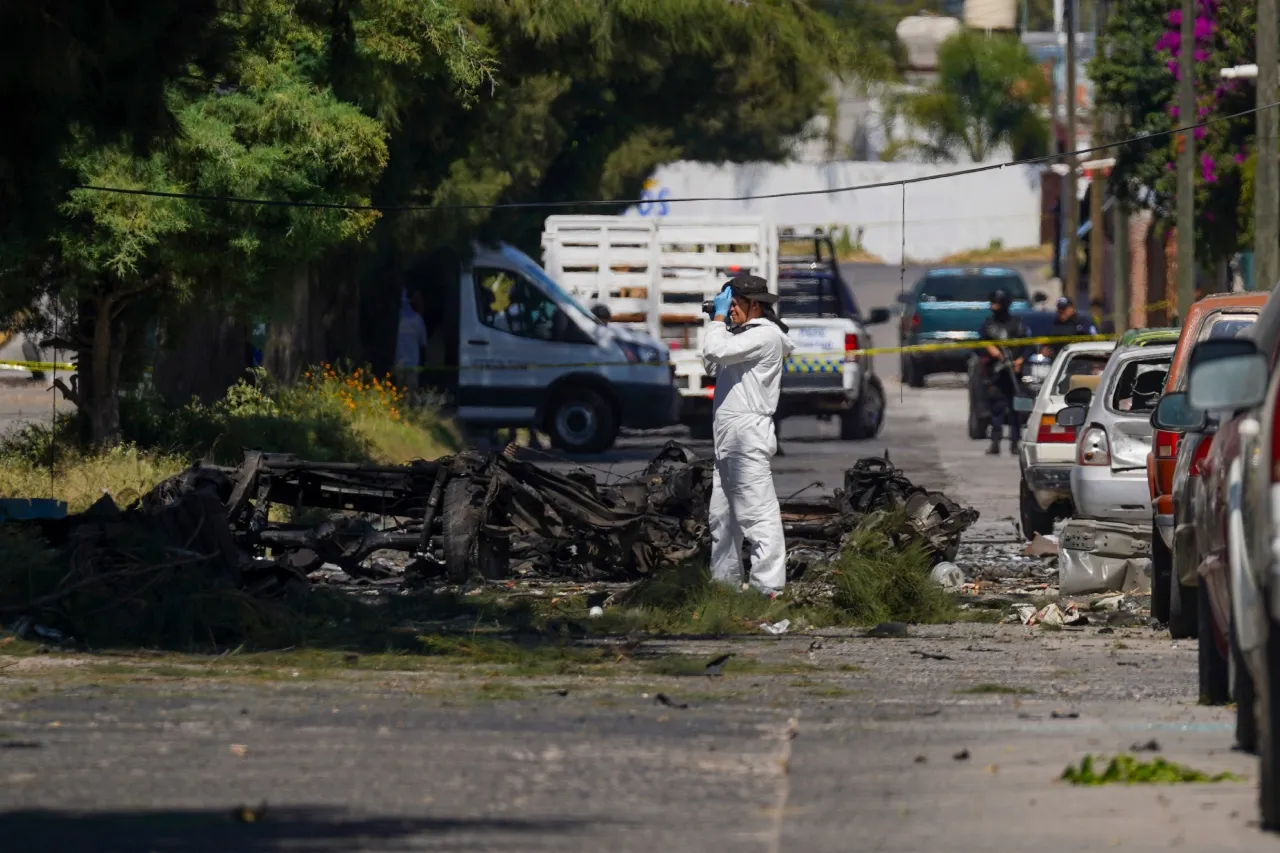 Atentado con auto dejó 3 policías heridos en Guanajuato