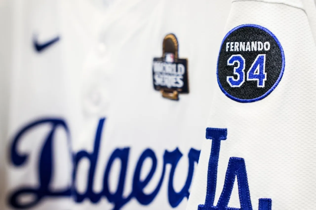 Dodgers portarán parche especial como homenaje a Fernando Valenzuela