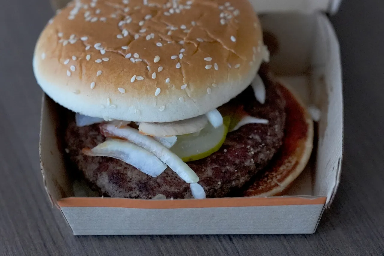 Menor contrae insuficiencia renal tras comer hamburguesa de McDonald's