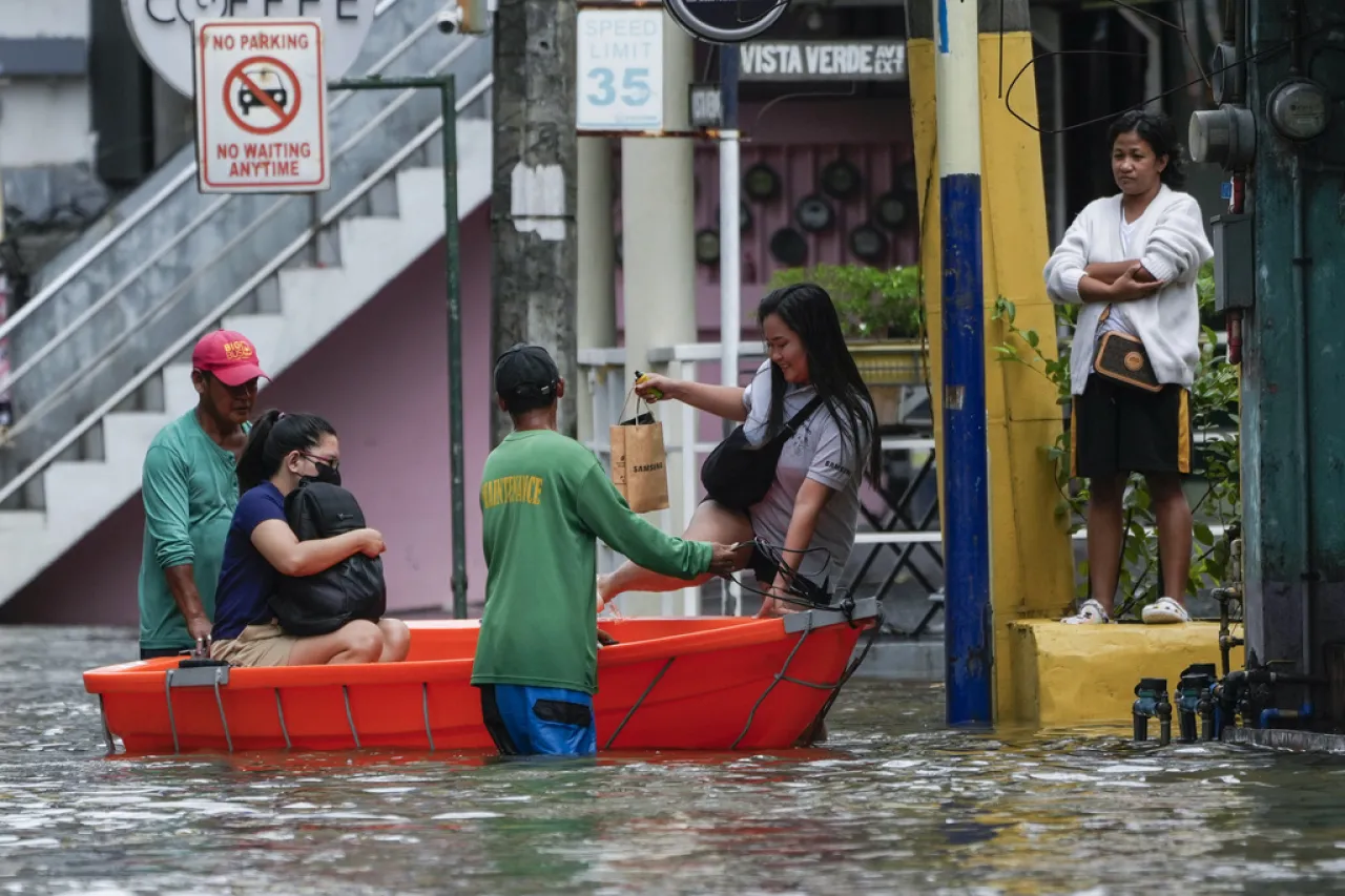 Tormenta se aleja de Filipinas tras dejar 82 muertos