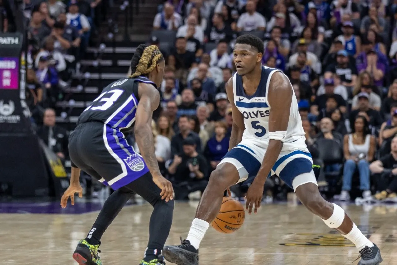 Kings sacan victoria ante los Timberwolves por par de puntos